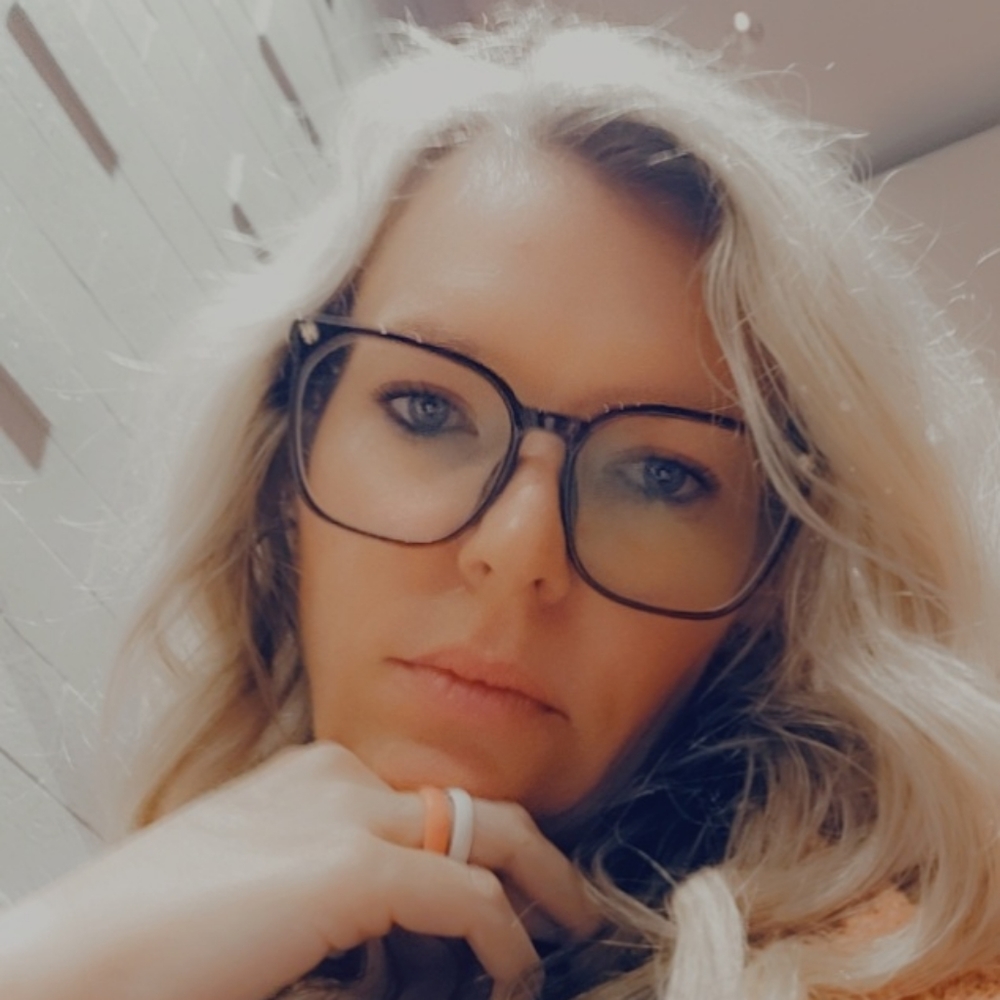 Meet your Posher, Carrie